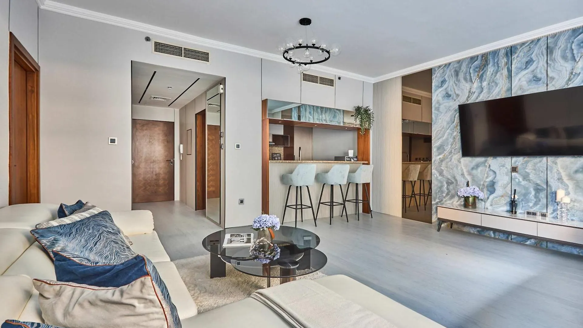 Frank Porter - Marina Quays East Tower Dubai Apartment